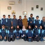 Anggota KKN bersama pemerintahan Desa Kalianyar.
